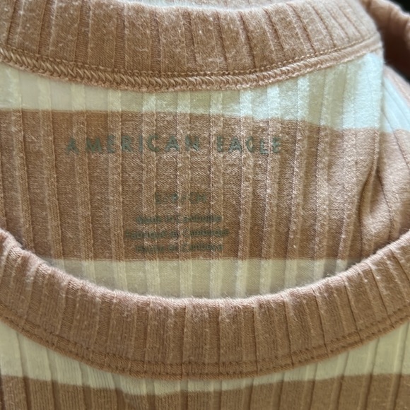 American Eagle top - Picture 2 of 2